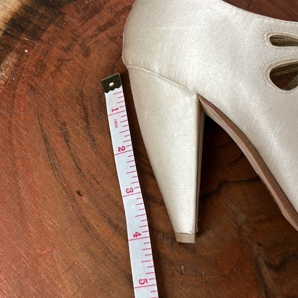 Seychelles I Do Pump in Ivory - Picture 13 of 14